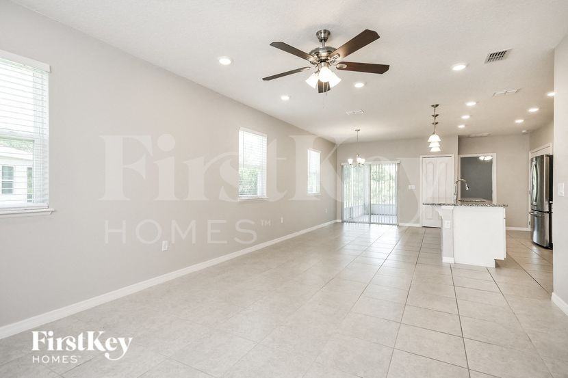 2212 Red Rock Ct - Photo 3 of 16