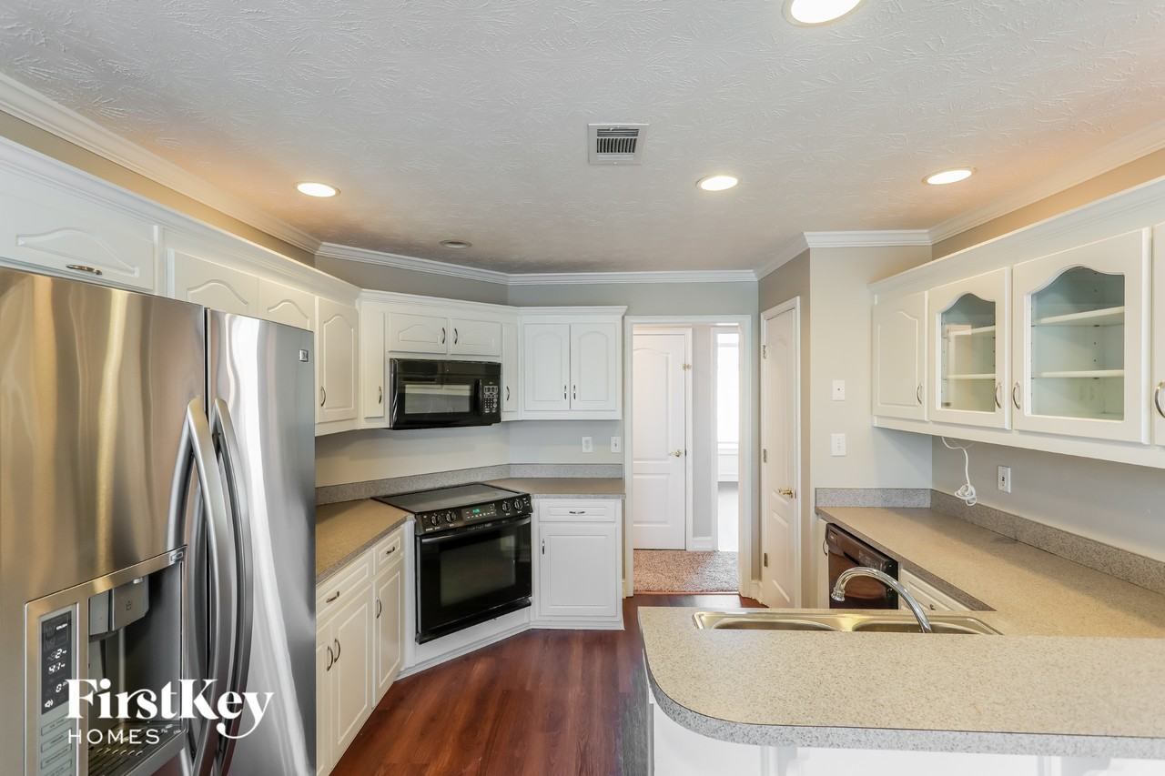 715 Roland Manor Dr - Photo 5 of 15
