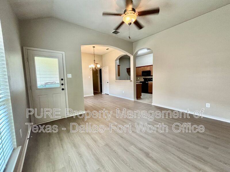 1421 Piedmont Dr - Photo 4 of 30
