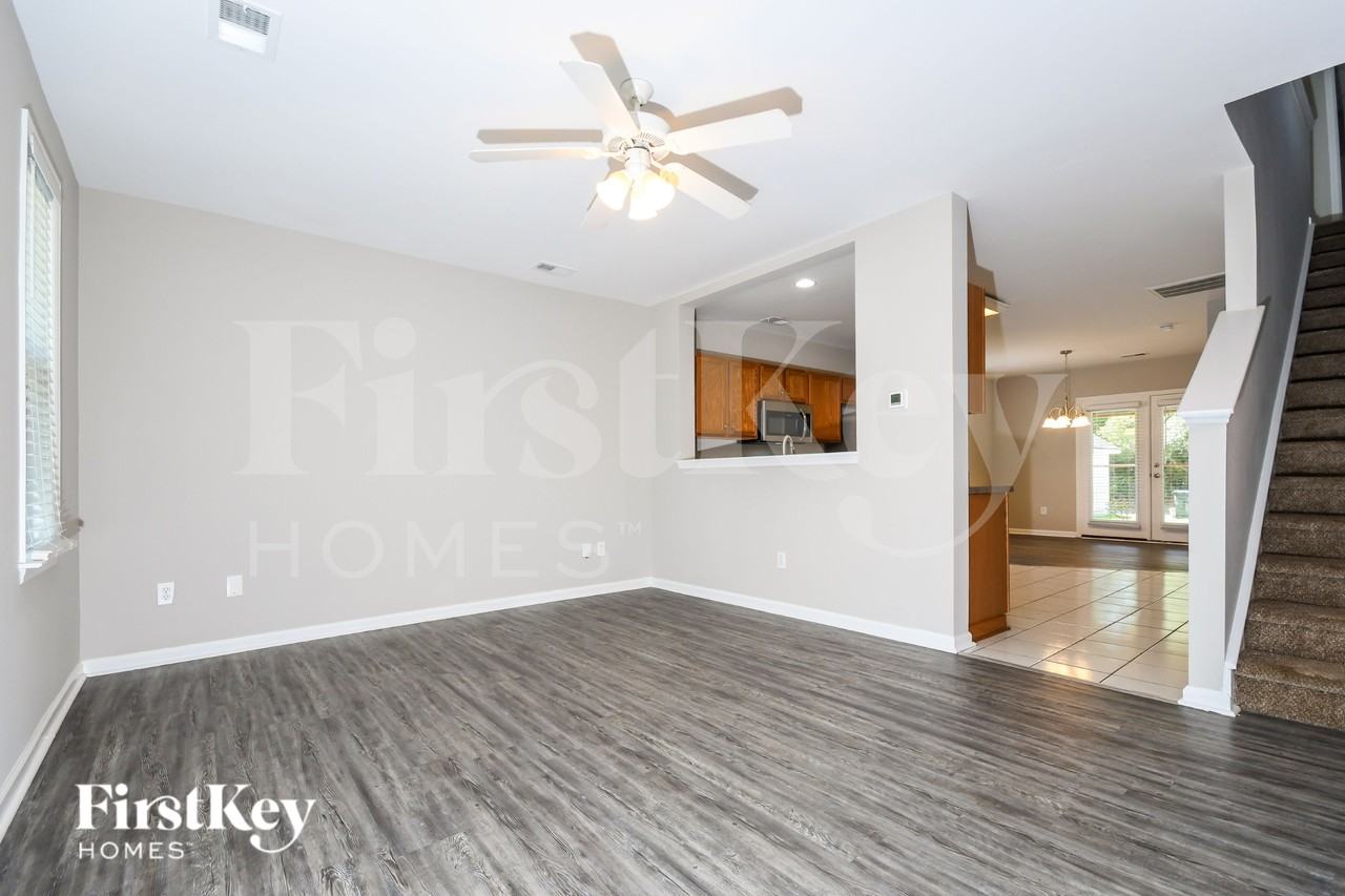 405 Verbena Ave - Photo 3 of 19