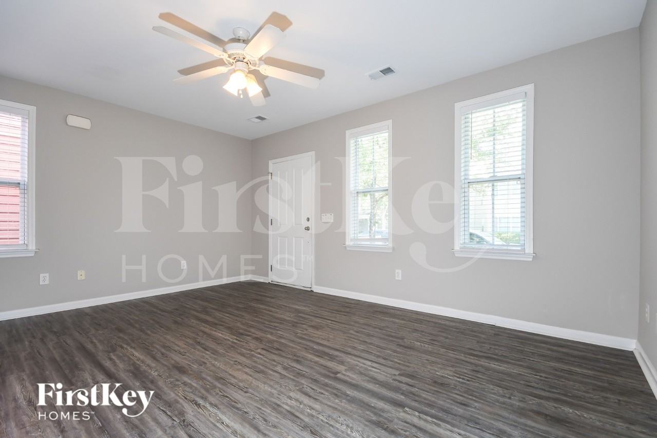405 Verbena Ave - Photo 4 of 19