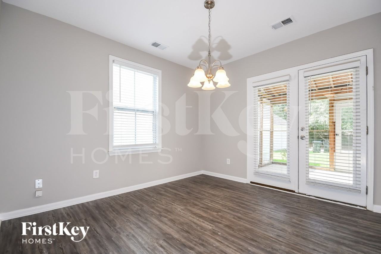 405 Verbena Ave - Photo 6 of 19