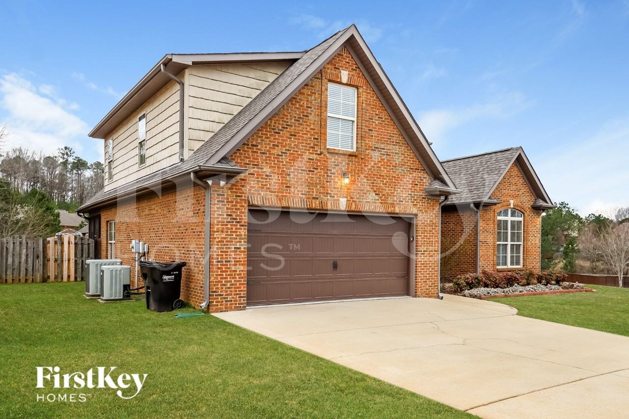 5830 Heritage Park Dr - Photo 2 of 15