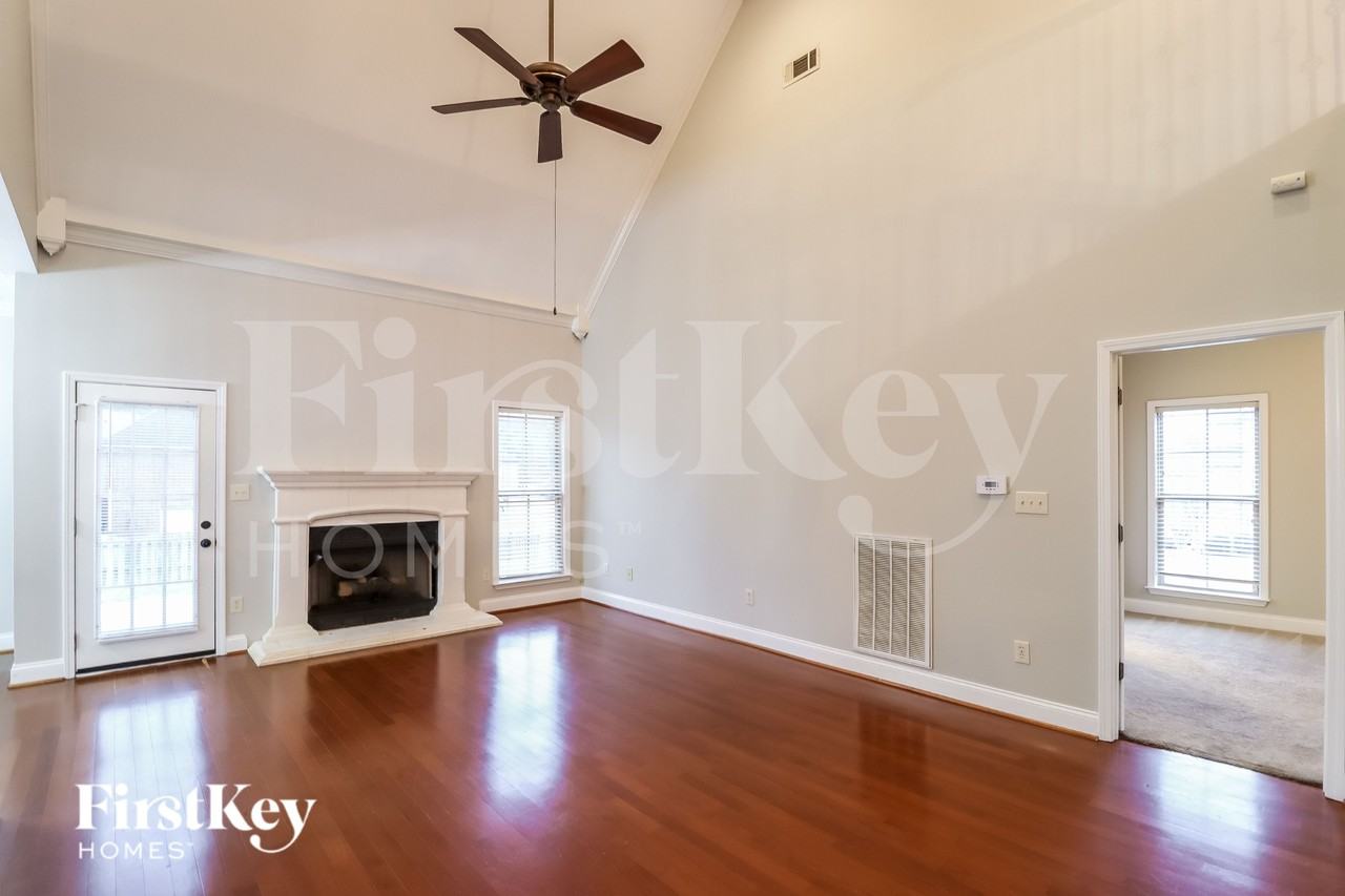 5830 Heritage Park Dr - Photo 5 of 15