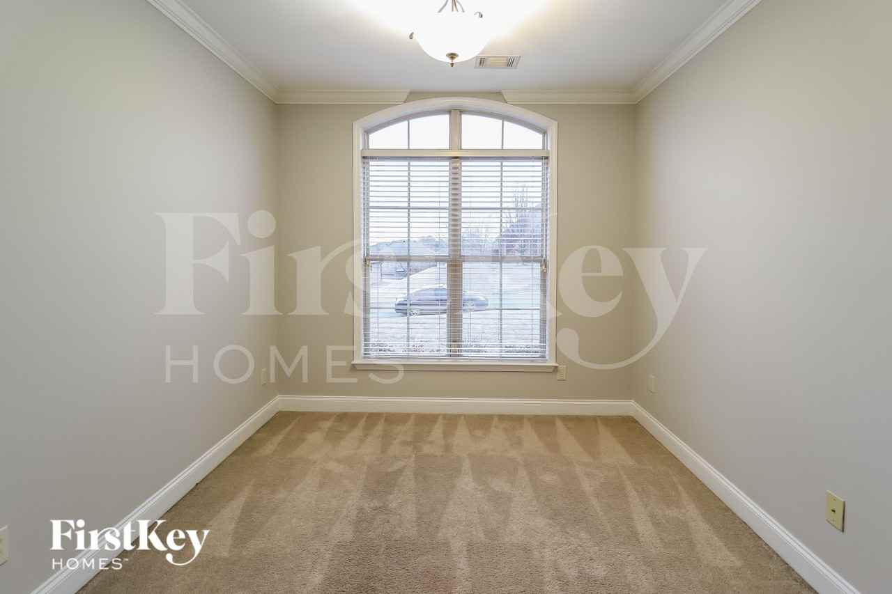 5830 Heritage Park Dr - Photo 6 of 15