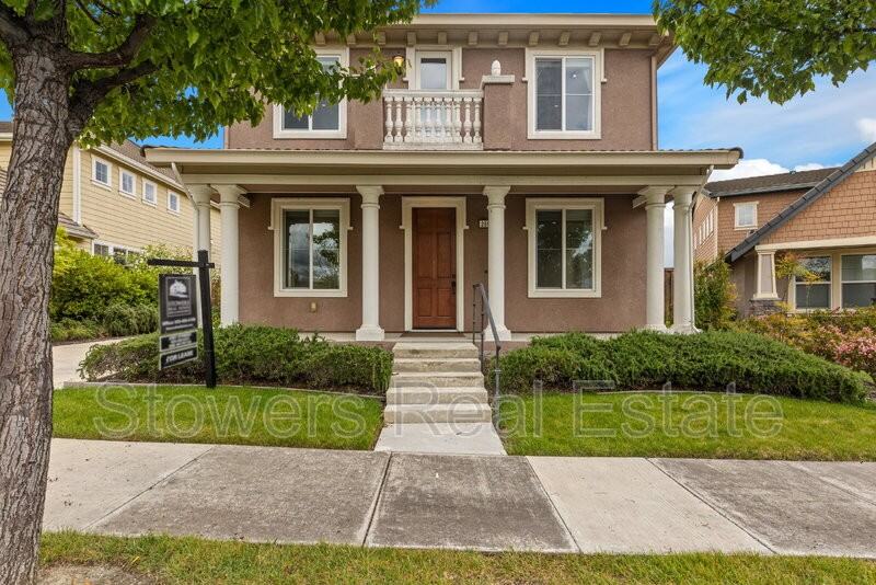 2512 Piccadilly Cir - Photo 3 of 44