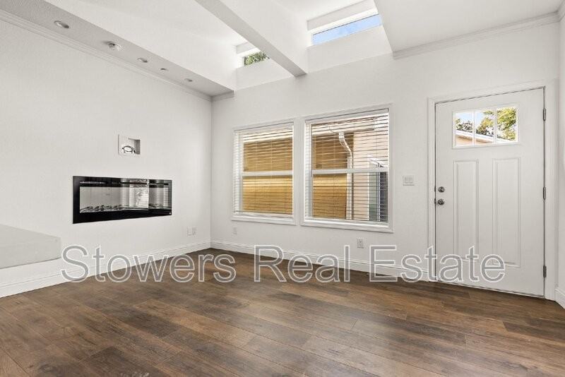 144 Larkwood Cir - Photo 2 of 19