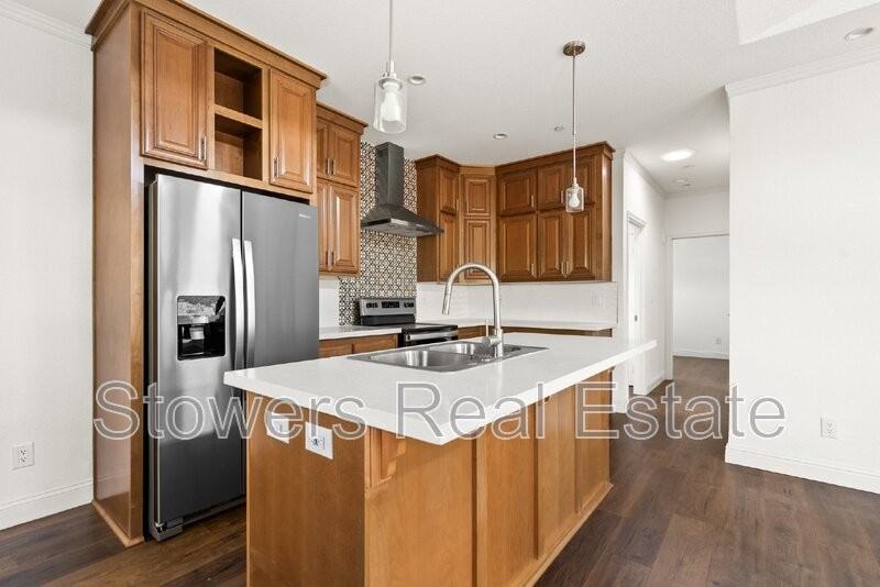 144 Larkwood Cir - Photo 5 of 19