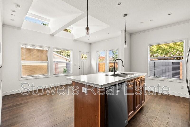 144 Larkwood Cir - Photo 7 of 19