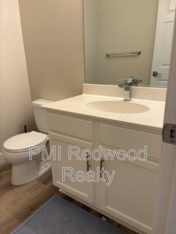 744 Walnut St #6 - Photo 6 of 23