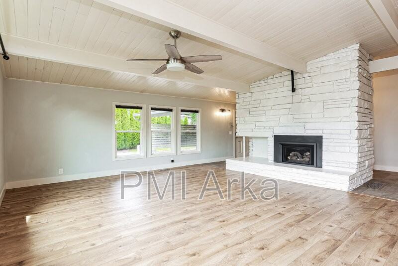 33 243rd Pl Se - Photo 4 of 17