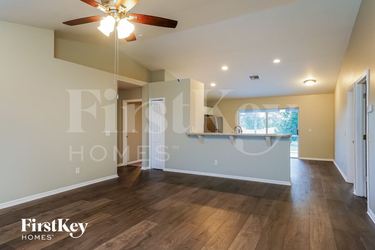 1633 Nw 5th Ave - Photo 2 of 15