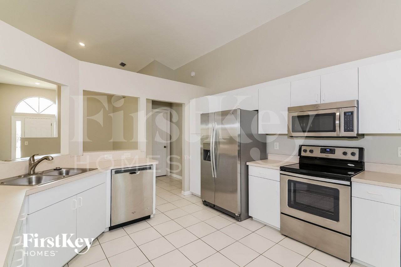 2658 6th Ct E - Photo 5 of 15