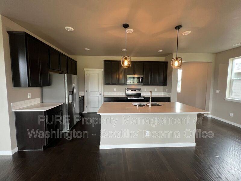 910 Burwood St Se - Photo 4 of 34