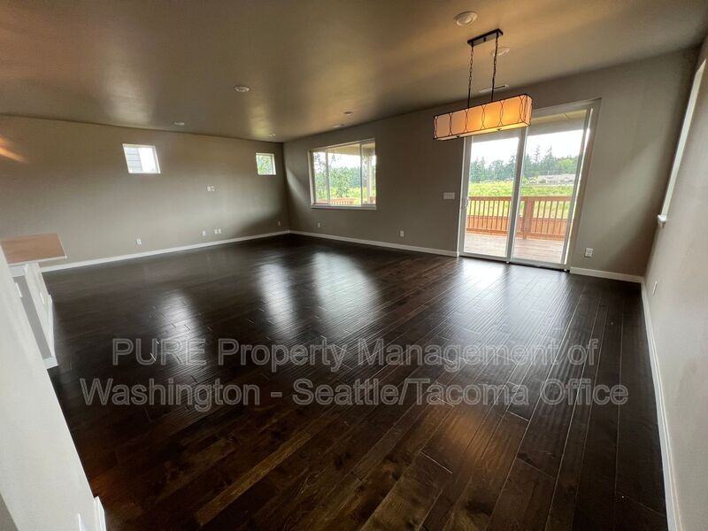 910 Burwood St Se - Photo 6 of 34