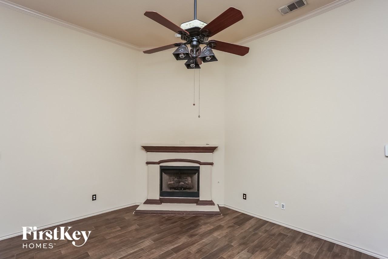 14413 Artesia Ct - Photo 2 of 15
