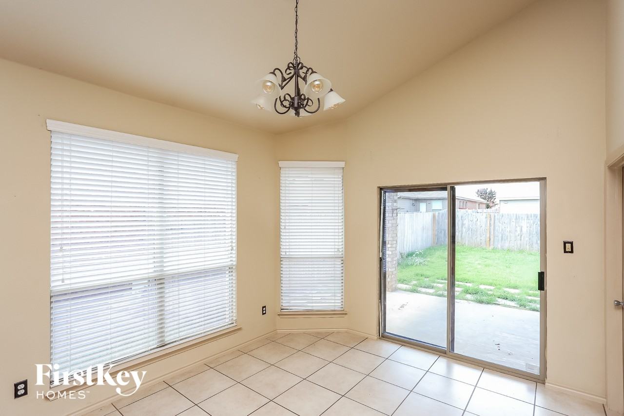 14413 Artesia Ct - Photo 3 of 15