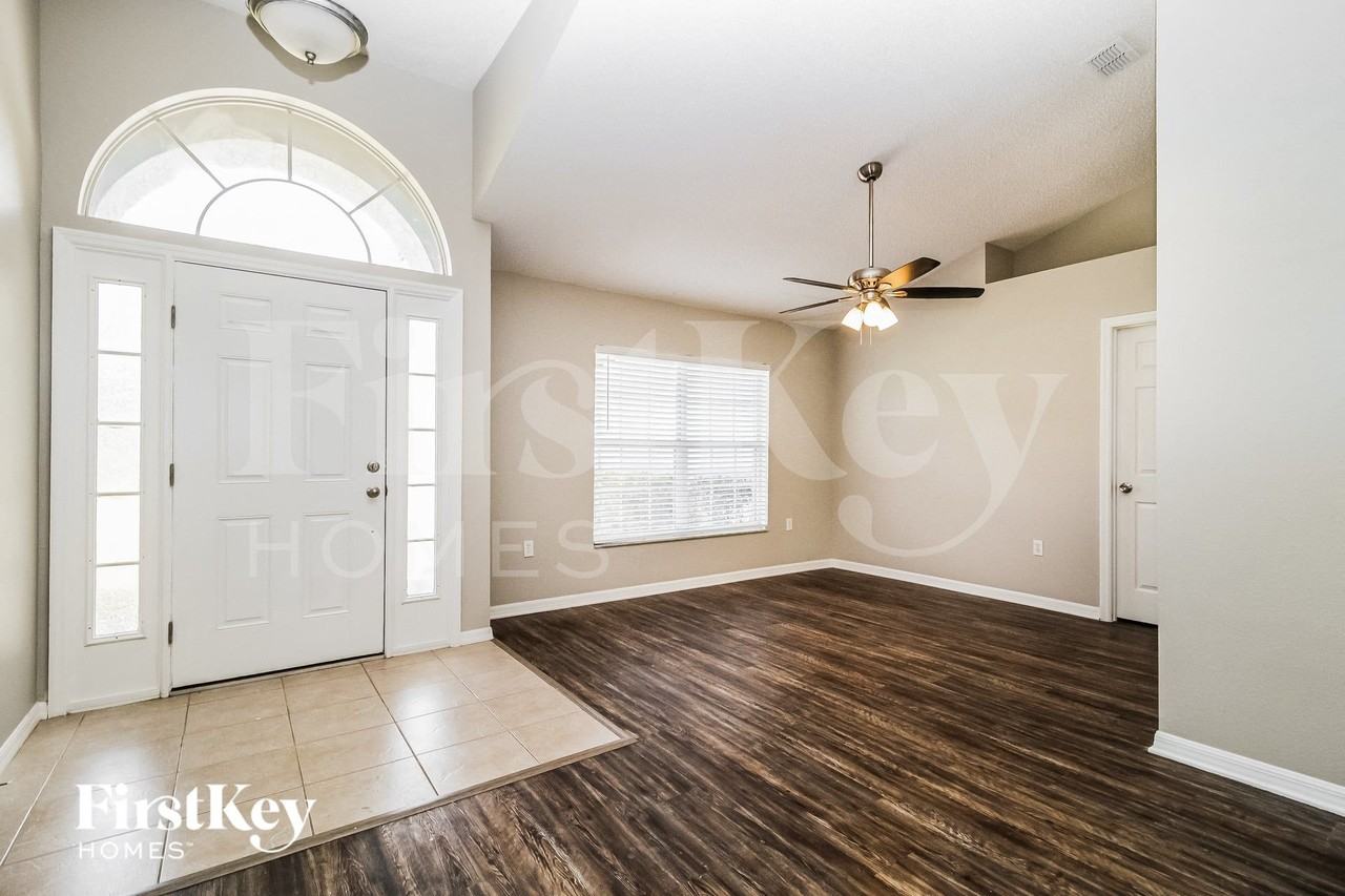 2579 Coachman Dr - Photo 3 of 15