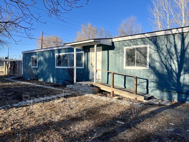 1006 Cedar St