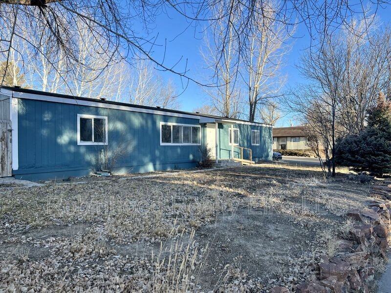 1006 Cedar St - Photo 3 of 34
