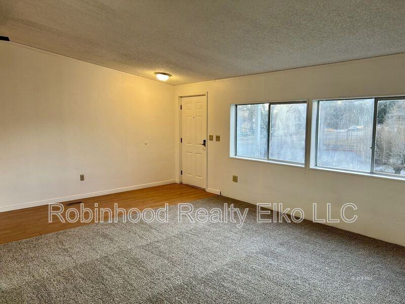 1006 Cedar St - Photo 7 of 34