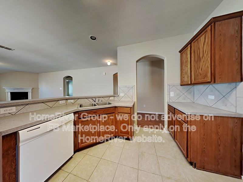 1046 Warbler - Photo 2 of 25