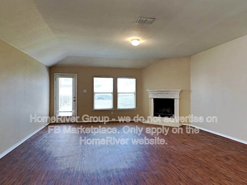 1046 Warbler - Photo 4 of 25