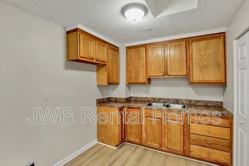 2150 Prospect St - Photo 2 of 22