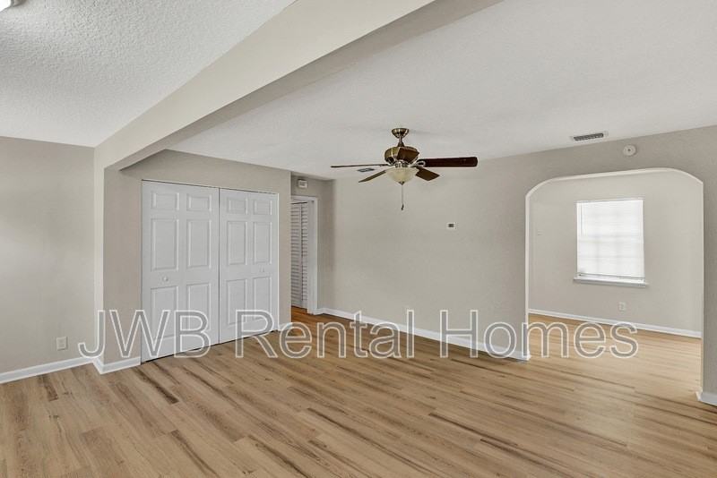 2150 Prospect St - Photo 5 of 22