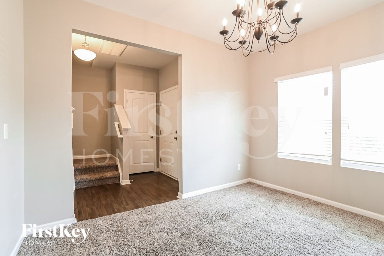 12558 Garron Rd - Photo 5 of 16