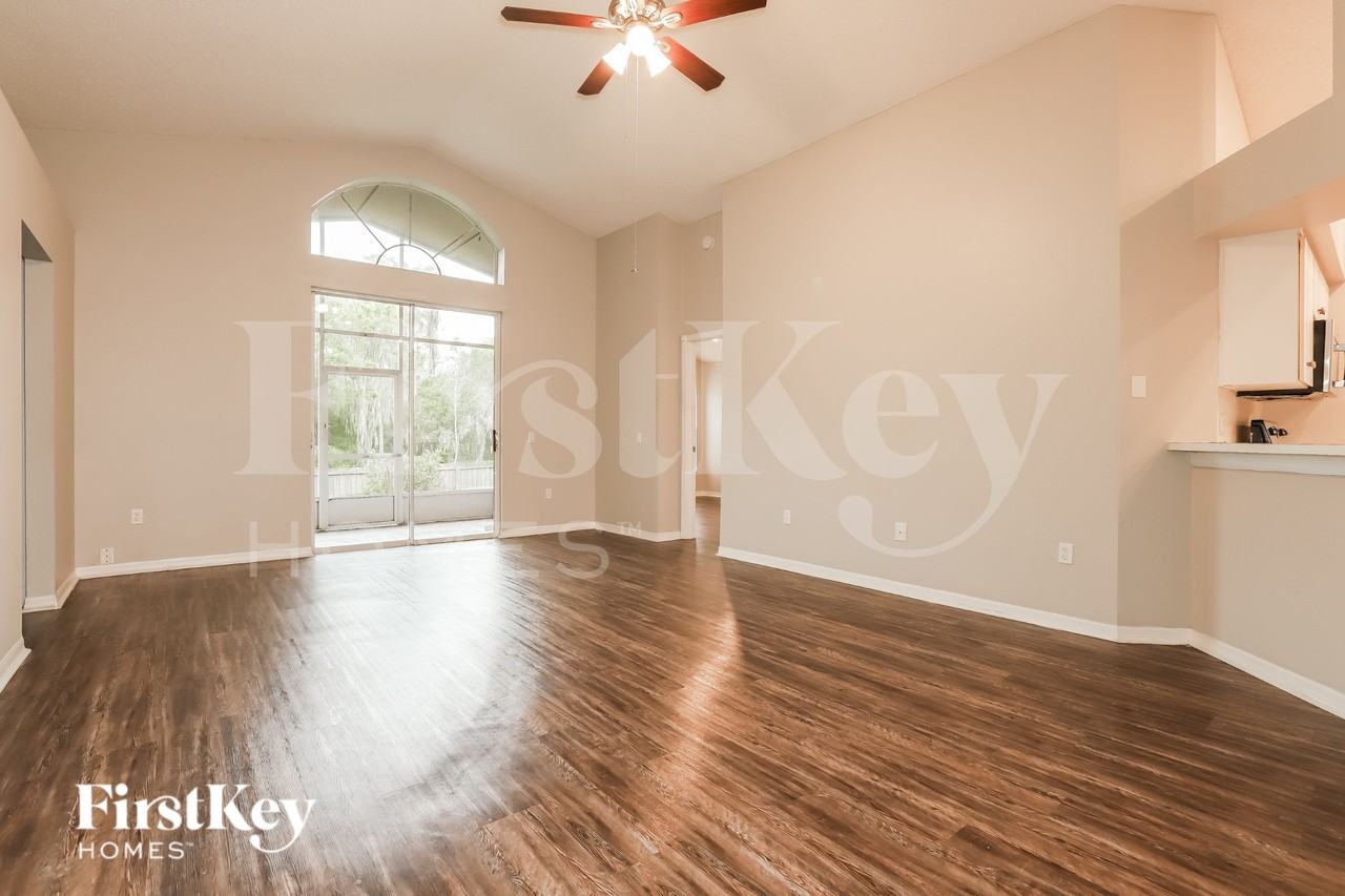 1216 Timber Trace Dr - Photo 3 of 16