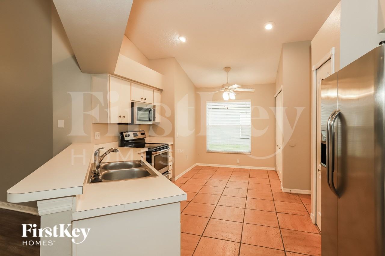 1216 Timber Trace Dr - Photo 4 of 16