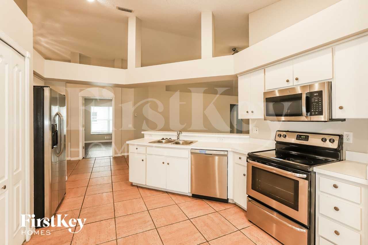 1216 Timber Trace Dr - Photo 5 of 16
