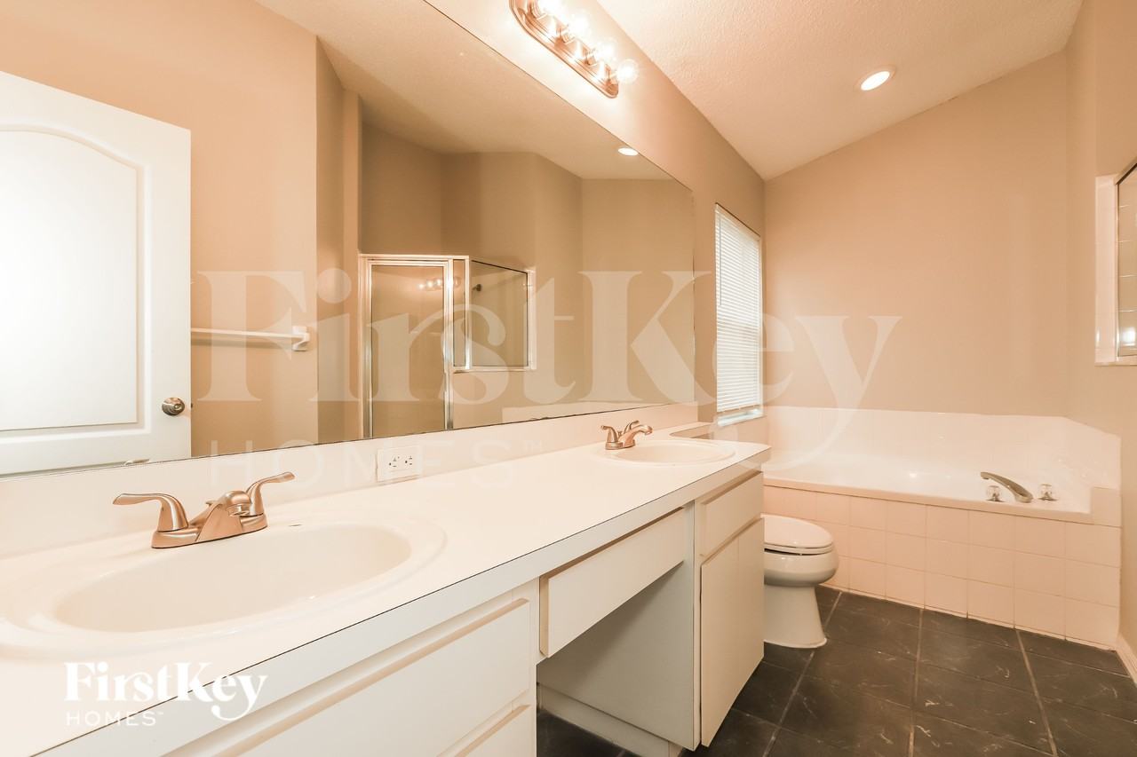 1216 Timber Trace Dr - Photo 7 of 16