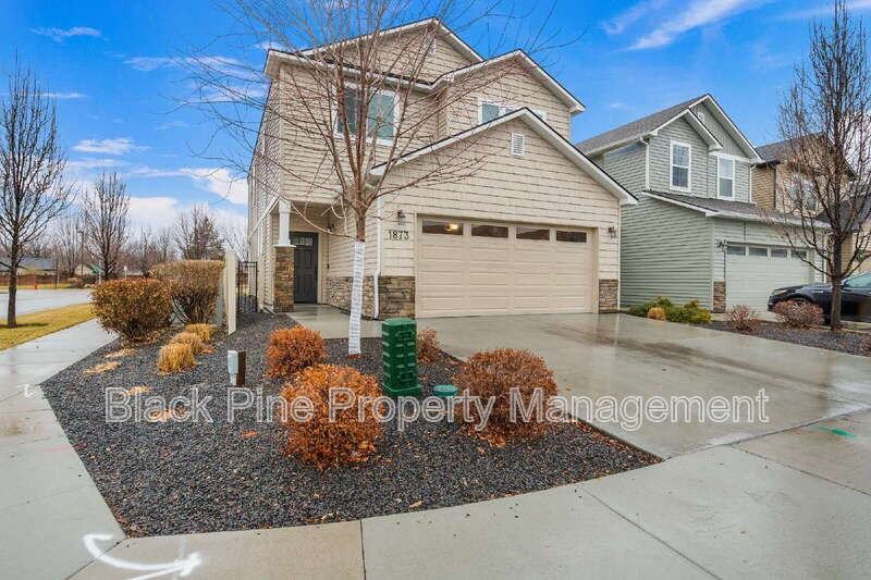 1873 N Justin Ave - Photo 2 of 37