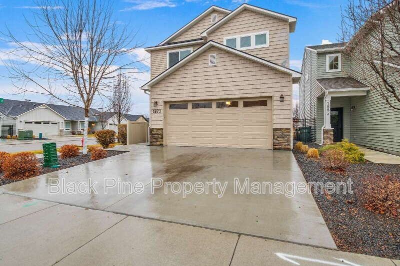 1873 N Justin Ave - Photo 3 of 37