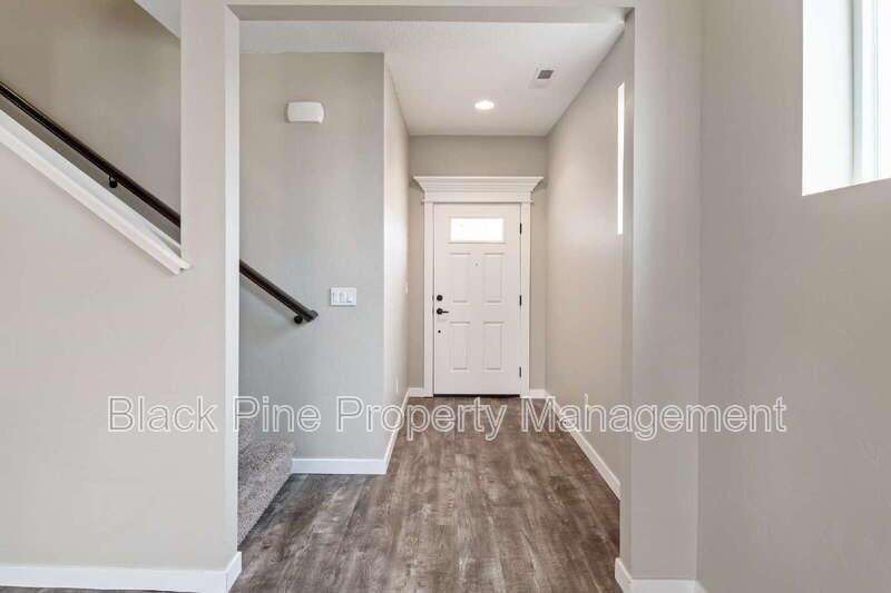 1873 N Justin Ave - Photo 5 of 37