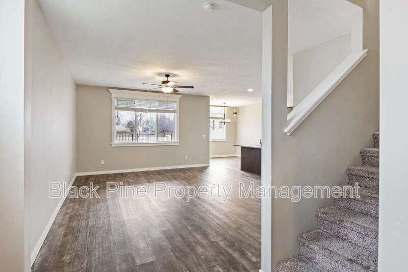1873 N Justin Ave - Photo 6 of 37