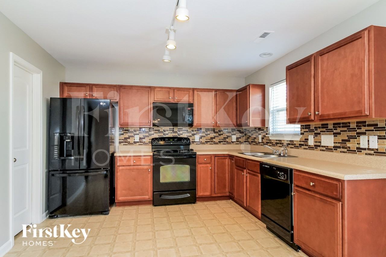 667 Field Crossing Ct - Photo 7 of 16
