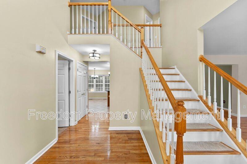 9140 Worthington Dr - Photo 7 of 50