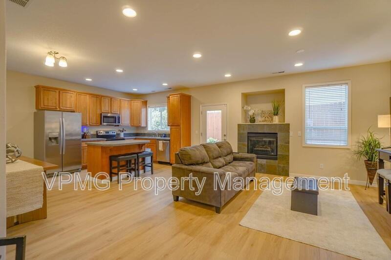 5906 Ne 56th St - Photo 3 of 30