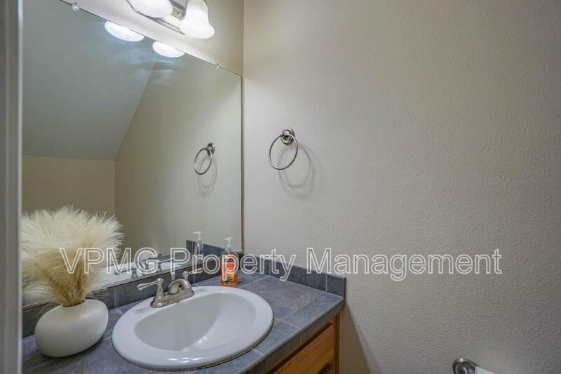 5906 Ne 56th St - Photo 5 of 30
