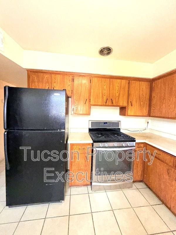 8922 S Nogales Hwy - Photo 3 of 14