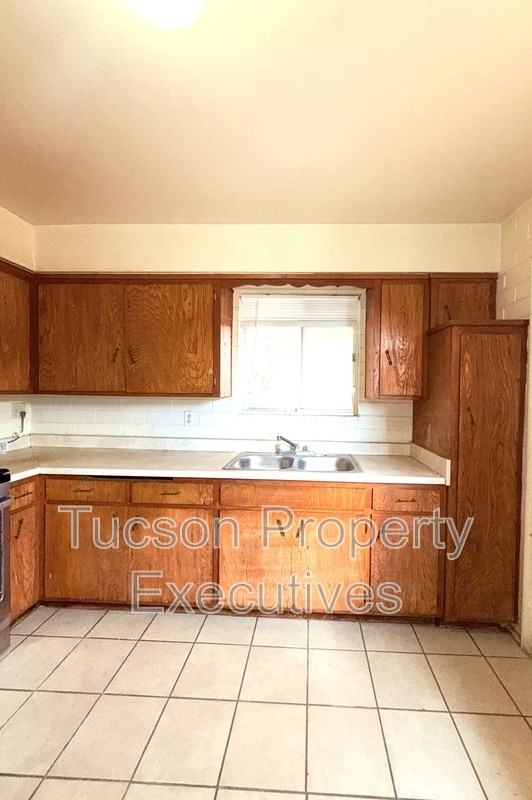 8922 S Nogales Hwy - Photo 4 of 14