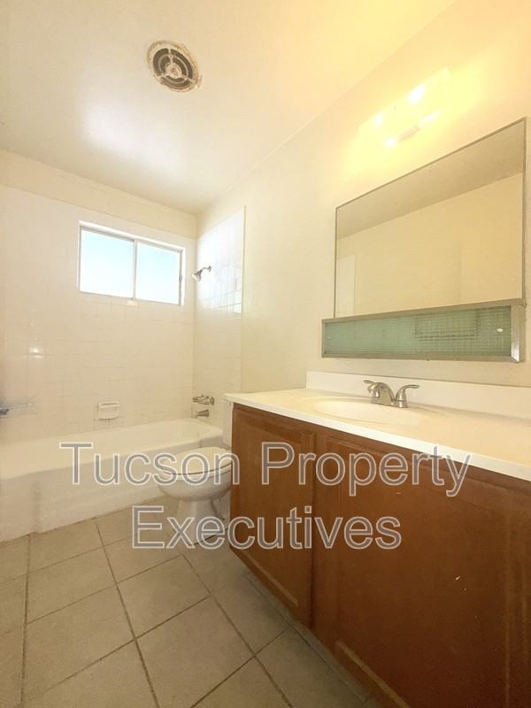 8922 S Nogales Hwy - Photo 6 of 14