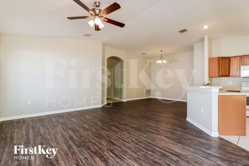 826 Barrister Dr - Photo 5 of 15