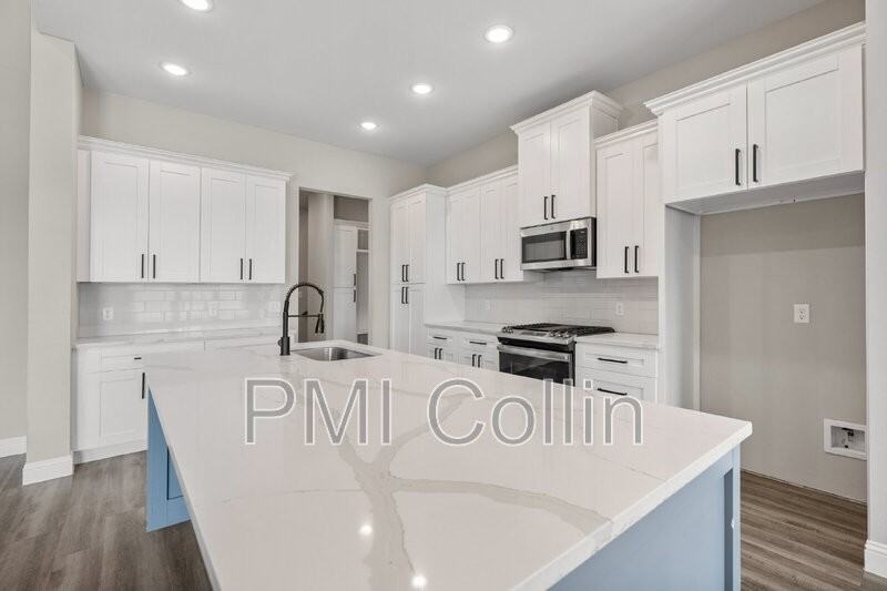 5401 Arroyo Trl - Photo 5 of 33