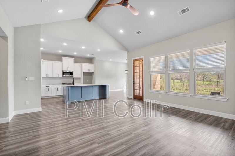 5401 Arroyo Trl - Photo 6 of 33