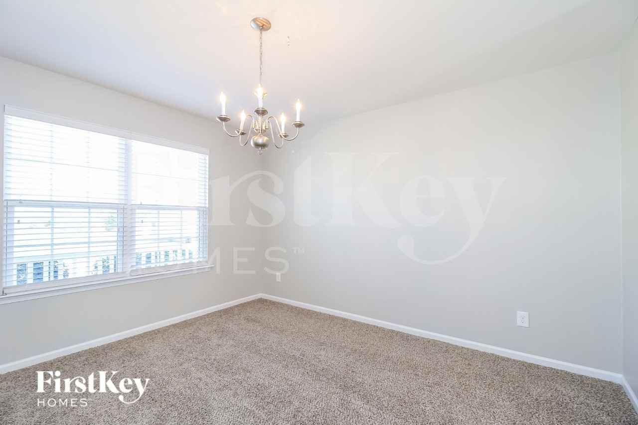 1438 Waverly St - Photo 6 of 16
