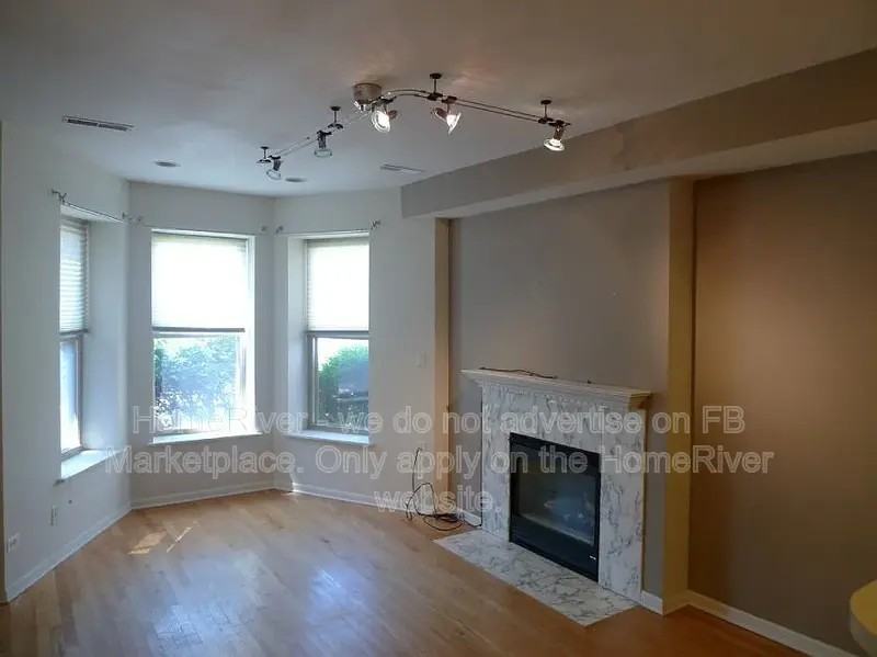 2140 W Jackson Blvd #1 - Photo 3 of 9